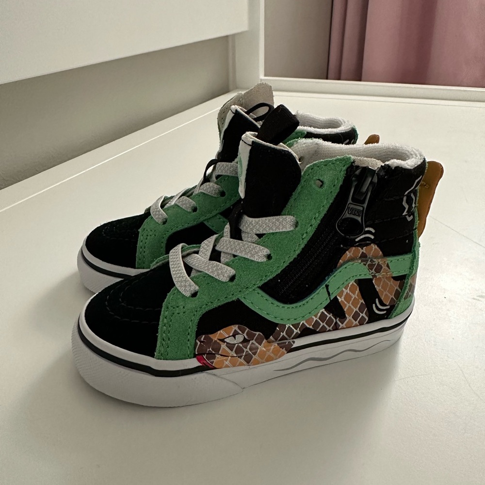 NEW Vans Toddler size 6 Snake NWOT